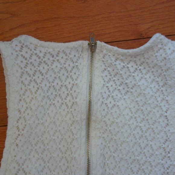 White Layered Floral Lace FormFitting Short Elegant Sexy Cocktail Dress Size XS - Picture 10 of 15